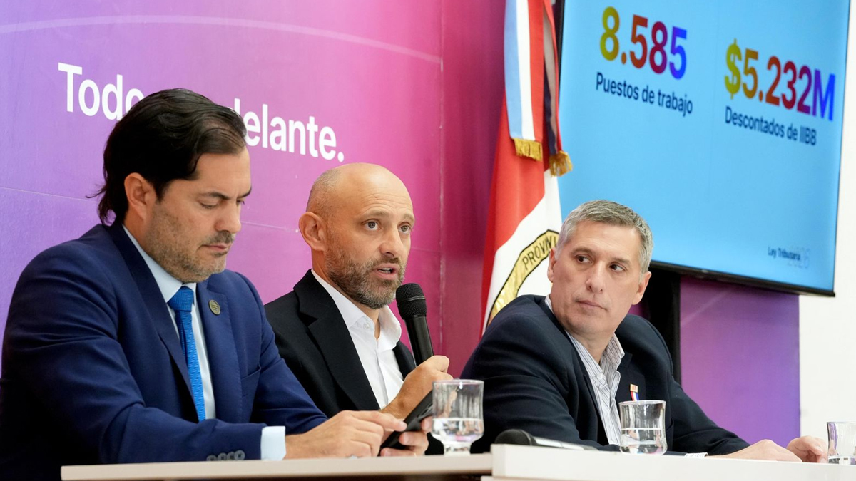 ministros provinciales presentan resultados ley tributaria 2026 santa fe empleo