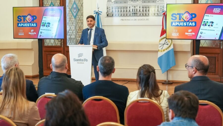 Presentación oficial app StopApuestas con Pullaro en Santa Fe control digital menores