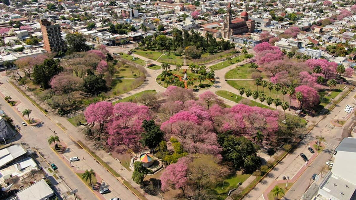 Vista aérea de la plaza central de Reconquista Santa Fe aniversario 154 ciudad