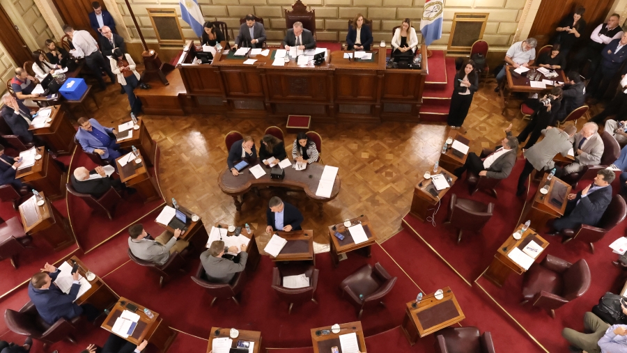 Cámara de Senadores de Santa Fe en plena sesión legislativa