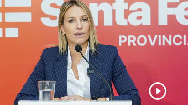 Virginia Coudannes conferencia de prensa Casa de Gobierno Santa Fe medidas impuestos vacunación subasta