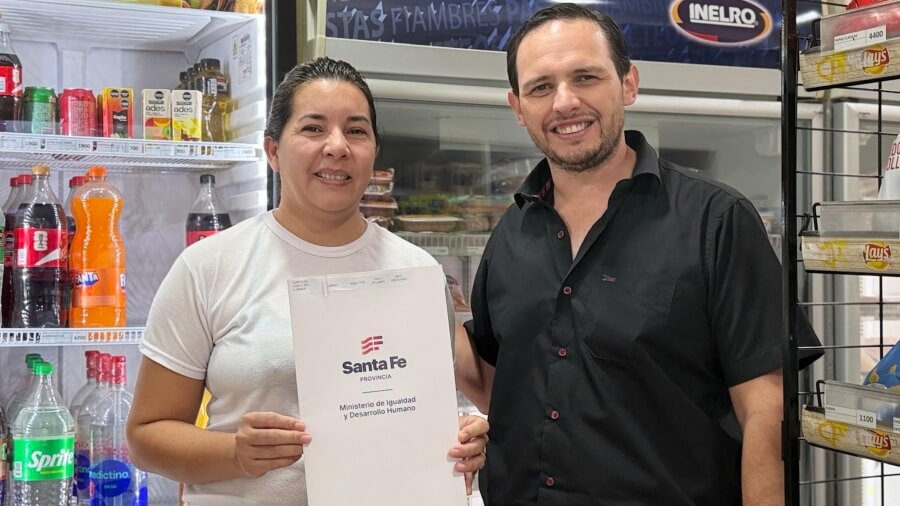 Entrega de escrituras de la Ley Pierri a familias ocampenses