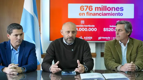 Gustavo Puccini encabezando anuncios de financiamiento para sectores productivos santafesinos