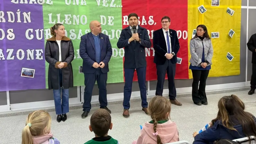 Maximiliano Pullaro durante la inauguración de un nuevo edificio de Nivel Inicial en Santa Fe