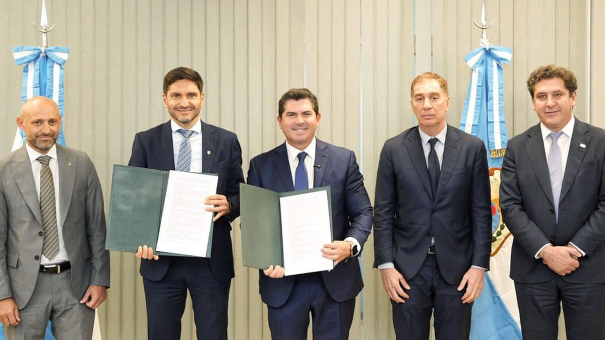 Maximiliano Pullaro y Marcelo Orrego firmaron un convenio de cooperación productiva entre Santa Fe y San Juan durante Expo Minera 2026