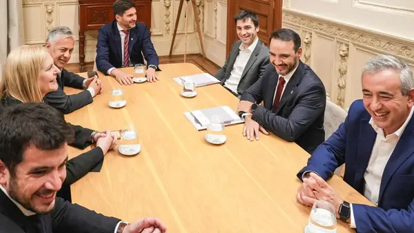 Reunión de gobernadores en la sede del Gobierno provincial de Rosario