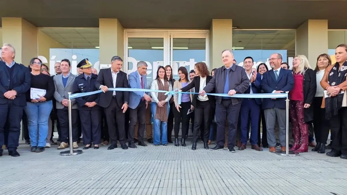 Inauguración del nuevo Centro Cívico Departamental de San Cristóbal con corte de cintas