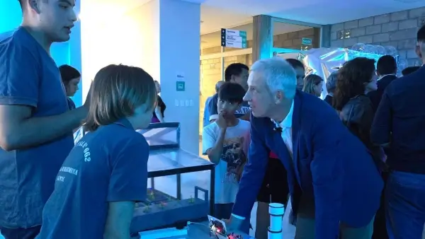 Dionisio Scarpin dialoga con estudiantes