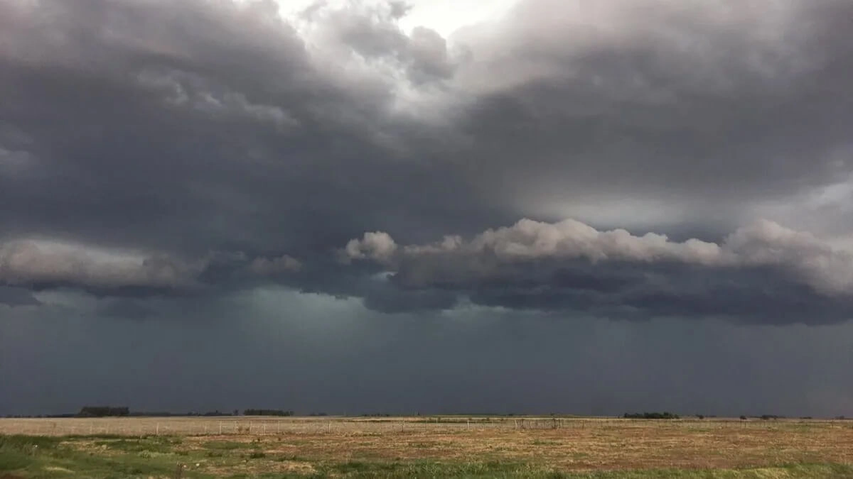 Frente de tormenta avanzando sobre la provincia de Santa Fe con lluvias previstas para el fin de semana
