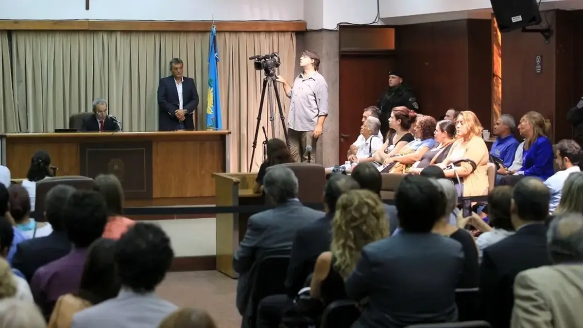 Jurado popular durante el inicio del juicio oral y público