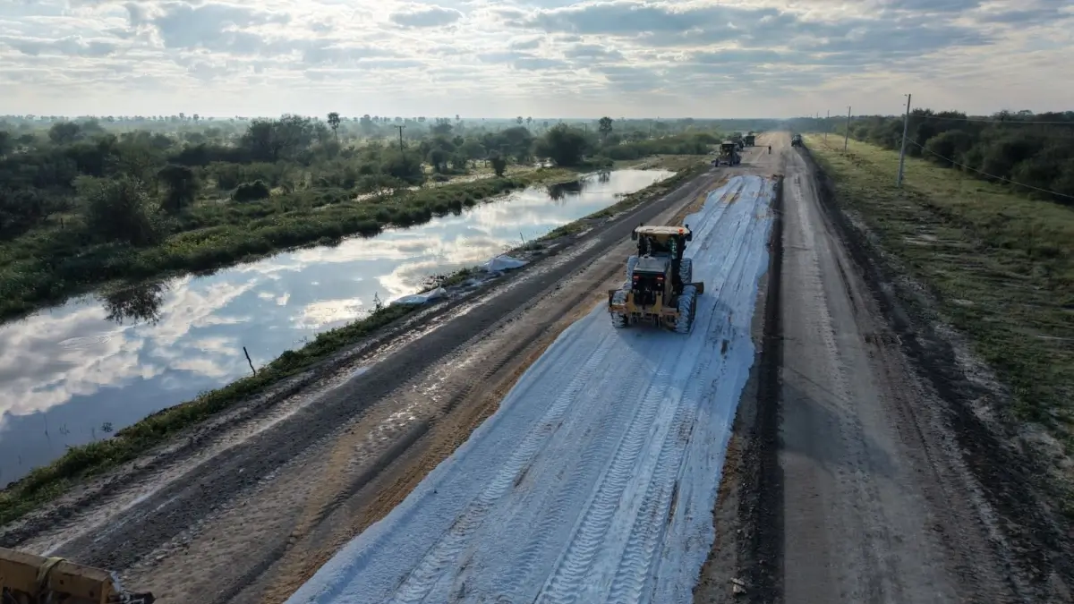 Trabajos de pavimentación sobre la Ruta Provincial 31 entre Tartagal e Intiyaco