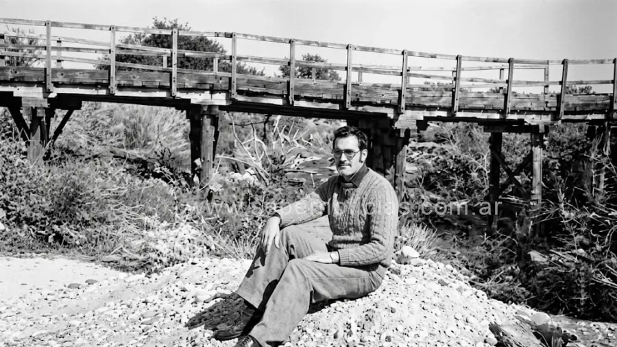 Puente de quebracho construido por Pedro Eichenberger sobre el arroyo Gusano en 1915, origen del camino entre Vera y Romang.