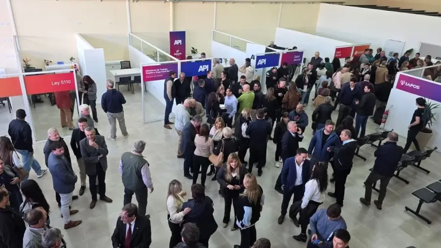 Vecinos y autoridades recorren las instalaciones del nuevo Centro Cívico Departamental