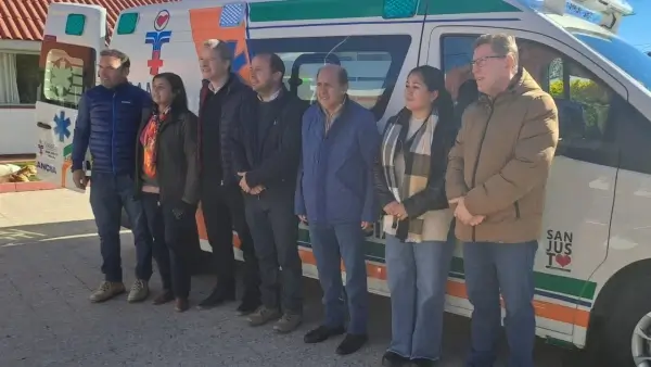 Rodrigo Borla durante la presentación de una ambulancia para un centro de salud del departamento San Justo