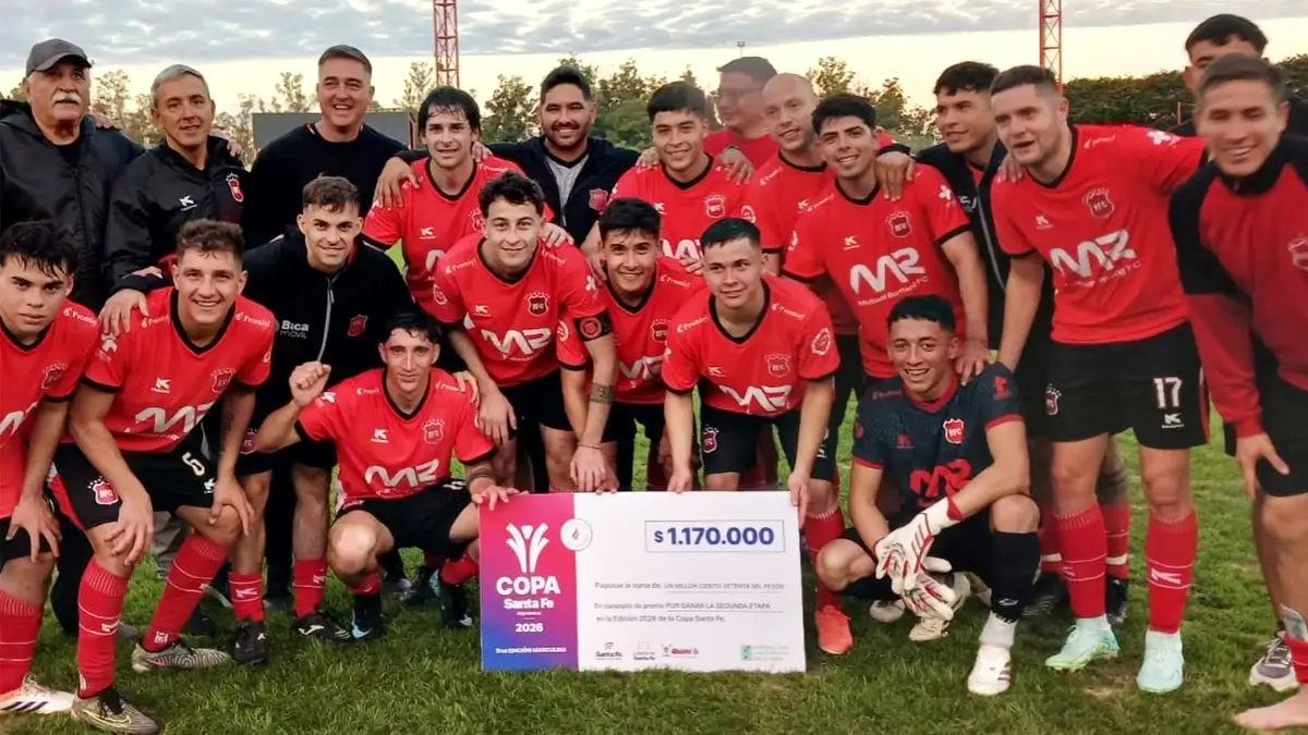 Equipo de Romang FC celebrando la clasificación a la tercera fase de la Copa Santa Fe 2026