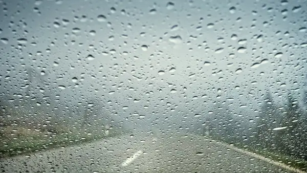 Ruta del norte santafesino durante una jornada de lluvia con precipitaciones registradas el 7 de junio de 2026