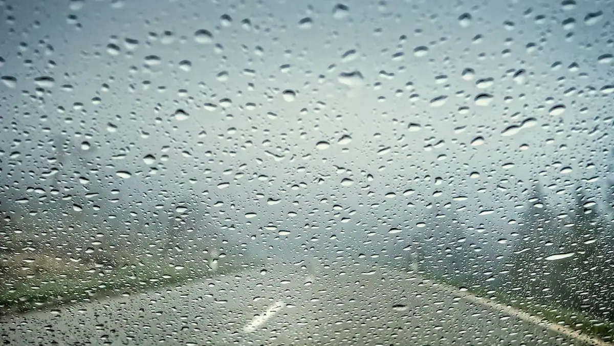 Ruta del norte santafesino durante una jornada de lluvia con precipitaciones registradas el 7 de junio de 2026