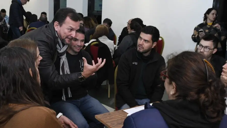 Vecinos e instituciones participan del taller sobre bienestar y proyectos de vida en Avellaneda.