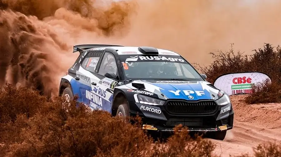 Federico "Coyote" Villagra compite durante una fecha del Rally Argentino. El piloto cordobés llega a Reconquista como líder del campeonato 2026.