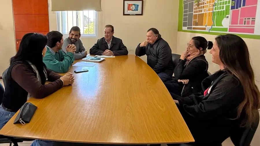 Orfilio Marcón e Iván Sánchez reunidos con representantes de instituciones de Las Toscas