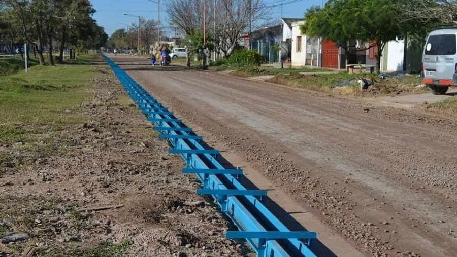 Obra de cordón cuneta financiada por el Fondo de Obras Menores en Arrufó.