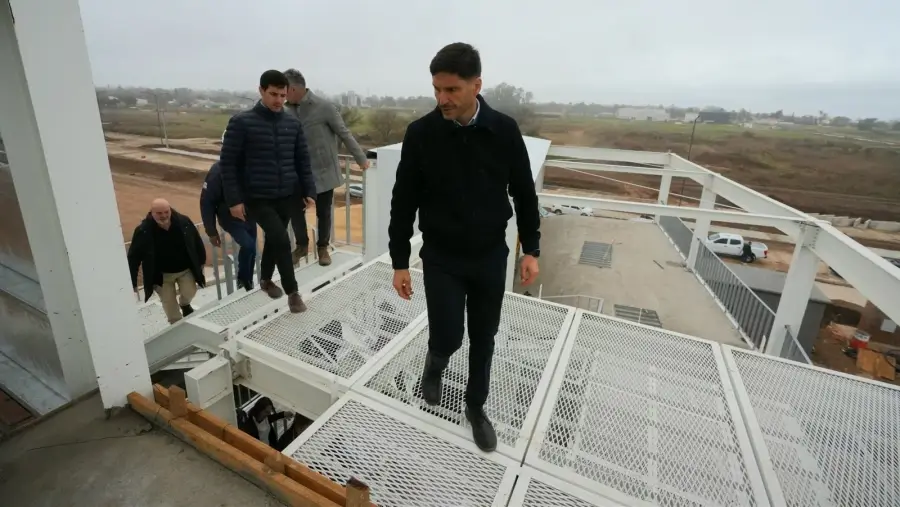 Maximiliano Pullaro recorre las obras del Estadio Multipropósito para los Juegos Suramericanos 2026 en Rafaela.