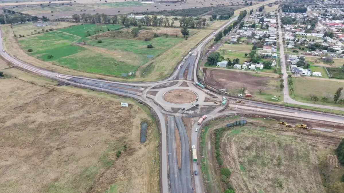 Vista aérea de la nueva rotonda en la intersección de la Ruta Nacional 34 y la Ruta Provincial 39.