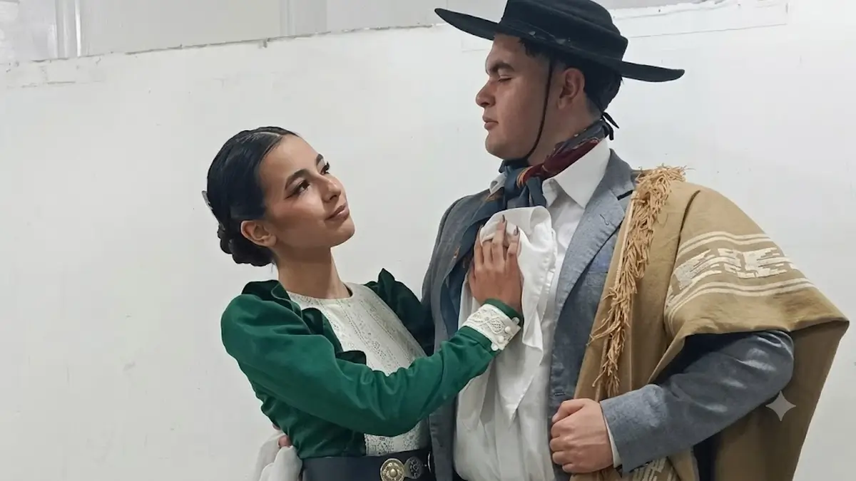Valentina Rosales e Ignacio Paré durante su presentación en el Selectivo Provincial de Malambo y Danzas de Chabás