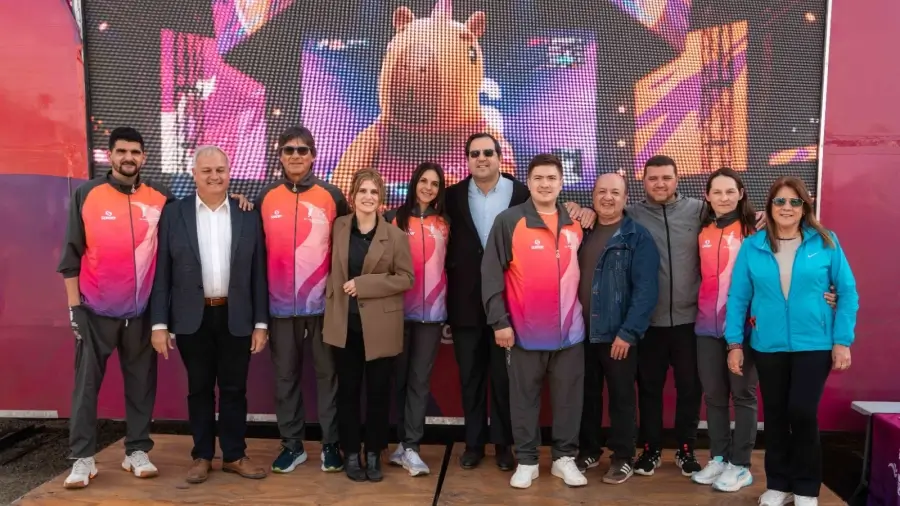 Autoridades y deportistas recibieron el Fuego Suramericano en Reconquista