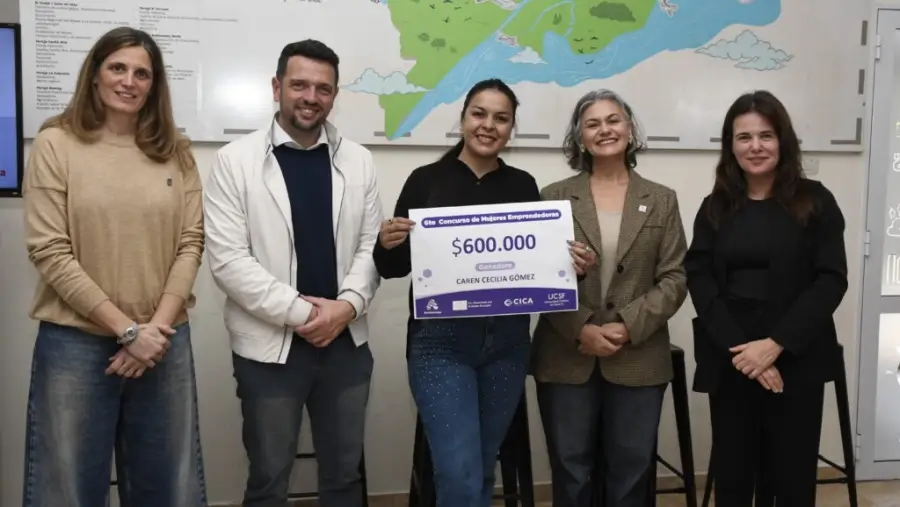 Entrega de premios a ganadoras del 6to Concurso de Mujeres Emprendedoras en Avellaneda