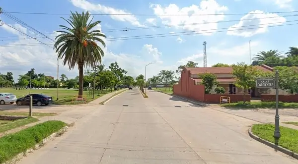 Calle Corrientes, uno de los escasos cruces entre el este y el oeste de Vera, Santa Fe