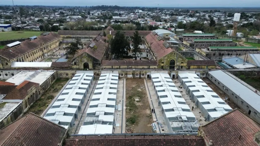 Vista aérea de los nuevos pabellones que se construyen en la cárcel de Coronda