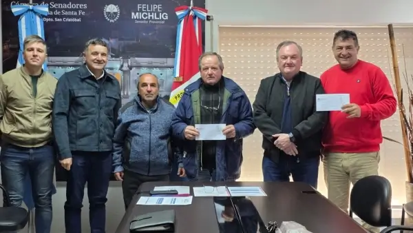 Felipe Michlig encabezó la entrega de aportes en San Cristóbal