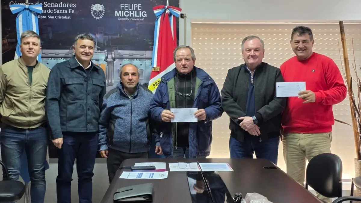 Felipe Michlig encabezó la entrega de aportes en San Cristóbal