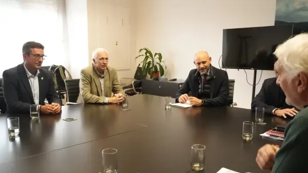 Gustavo Puccini durante la reunión con autoridades nacionales y representantes de la Región Centro por el impacto tarifario sobre la industria