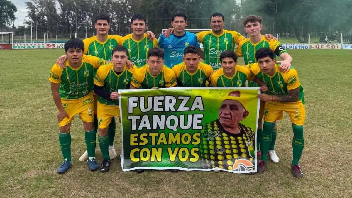 Equipo de Juventud de Malabrigo tras la goleada 4-1 ante Tigre por la Liga Reconquistense