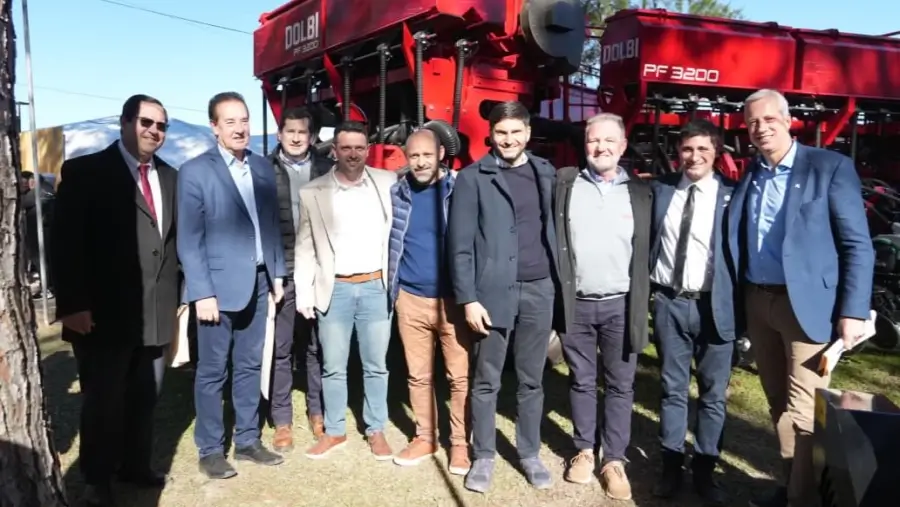 Pullaro junto a autoridades provinciales y locales en la Expo Rural de Reconquista