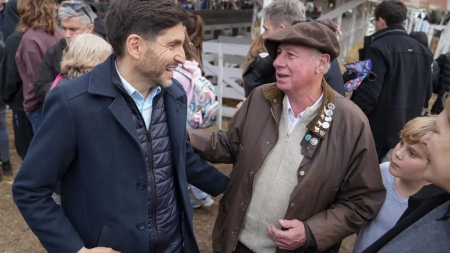 Maximiliano Pullaro dialoga con productores durante ExpoVenado 2026