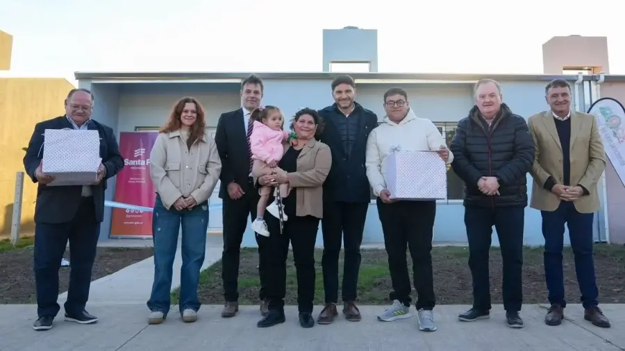 Inauguración de viviendas en Suardi