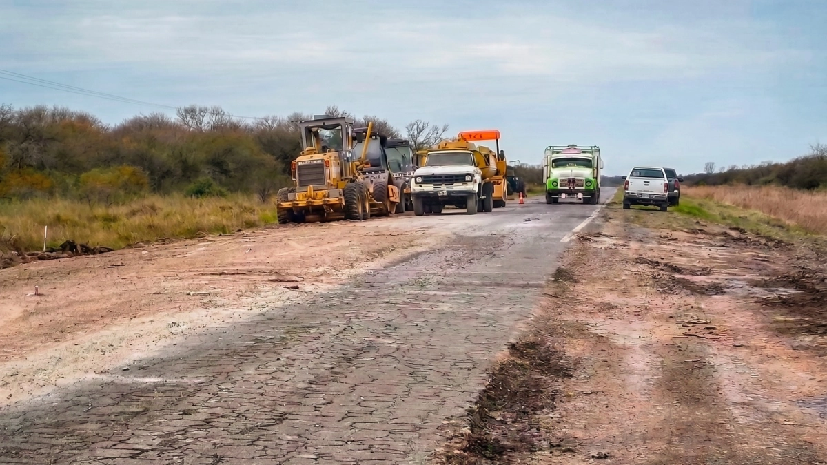 Trabajos de repavimentación en el acceso a La Gallareta sobre la Ruta Provincial 83-s