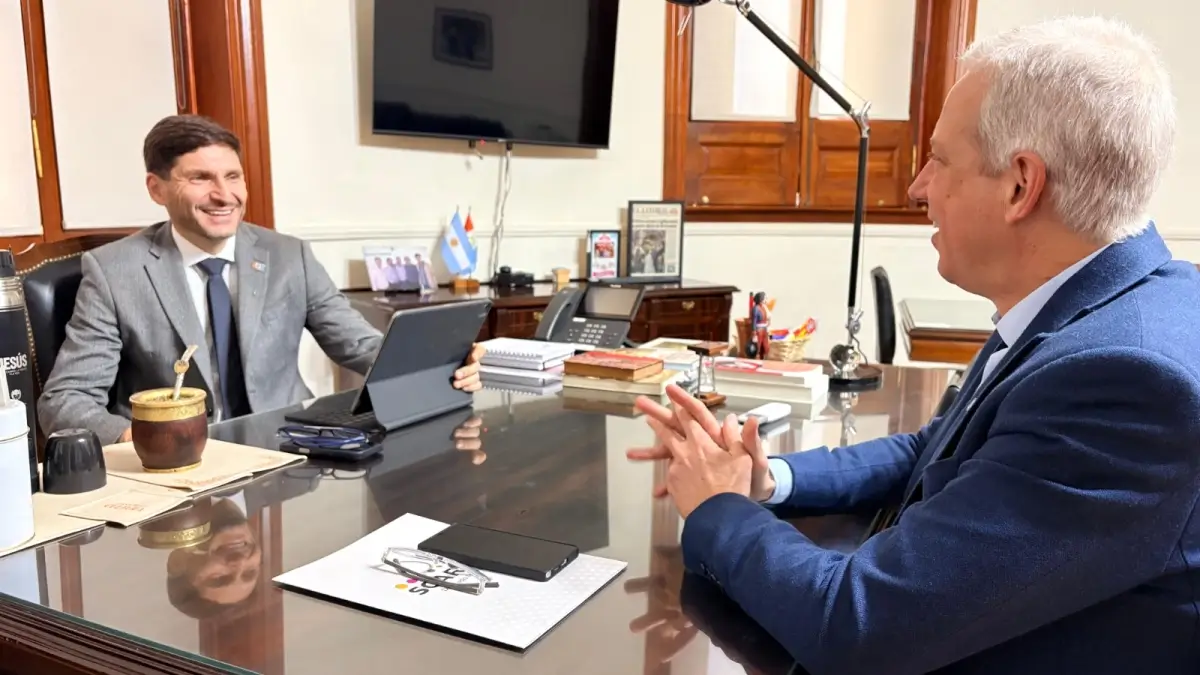 Dionisio Scarpin y Maximiliano Pullaro durante la reunión sobre el desarrollo del norte santafesino