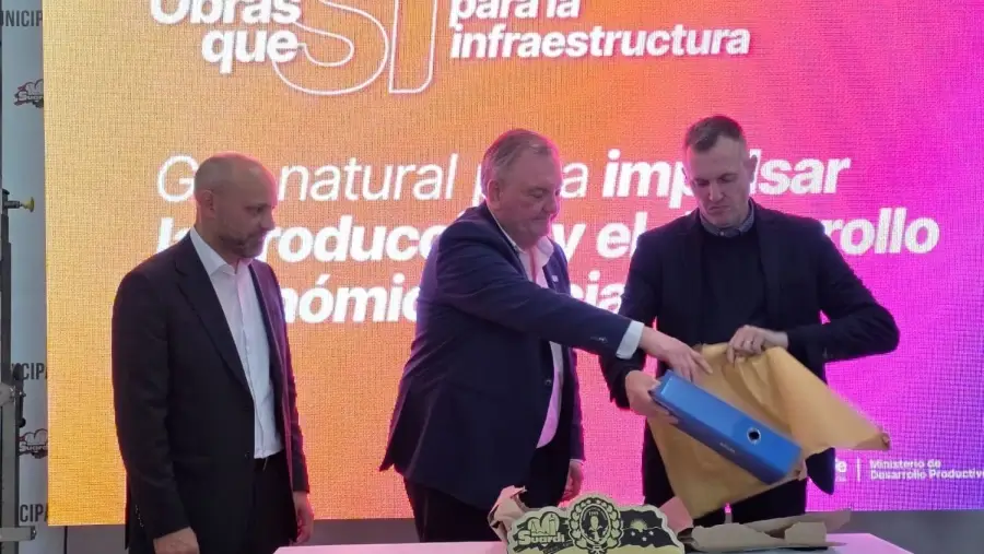 Apertura de sobres de la licitación para la segunda etapa del Gasoducto Lechero en Suardi.