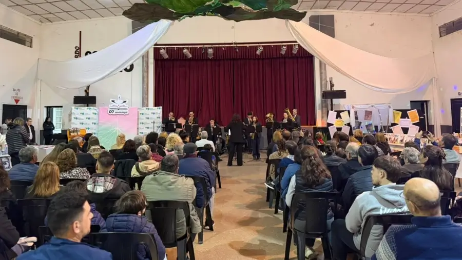 Banda de Música Ciudad de Villa Ocampo durante el cierre de la Feria del Libro del Jaukanigás