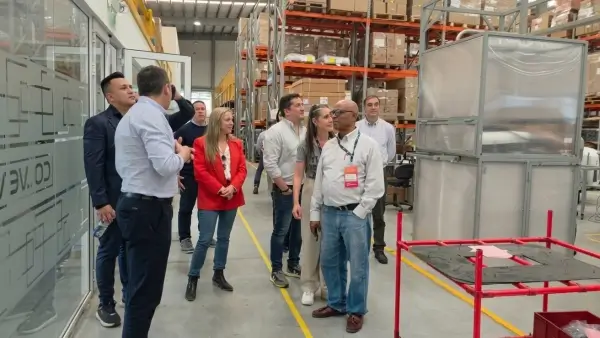 Compradores internacionales recorren las instalaciones de ColVen en Guadalupe Norte