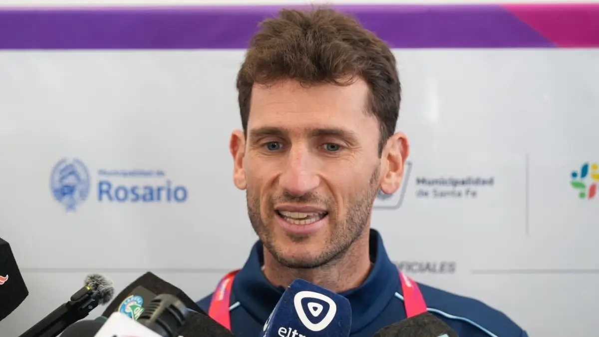 Germán Chiaraviglio, embajador de Santa Fe 2026, durante la presentación del atletismo