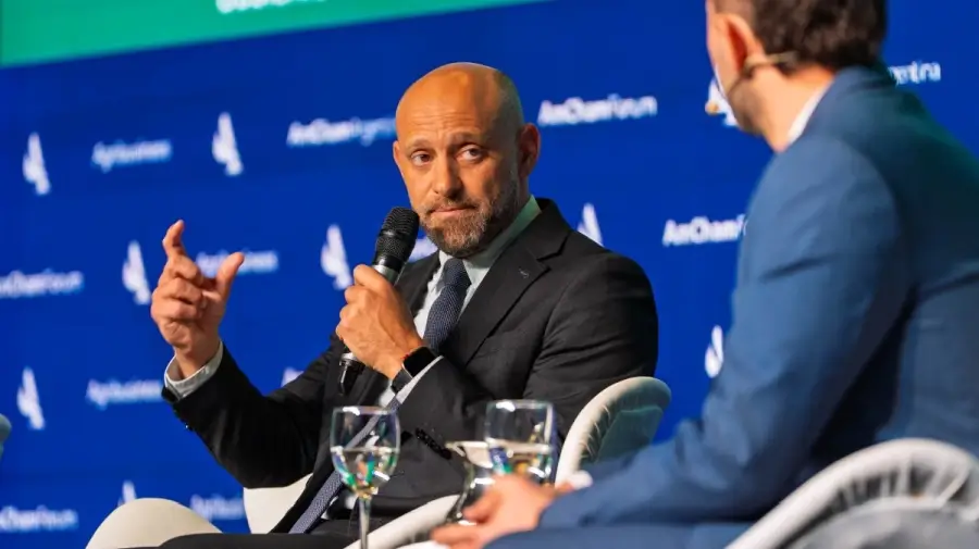 Gustavo Puccini, ministro de Desarrollo Productivo de Santa Fe, durante sus declaraciones sobre el nuevo puerto de Villa Ocampo