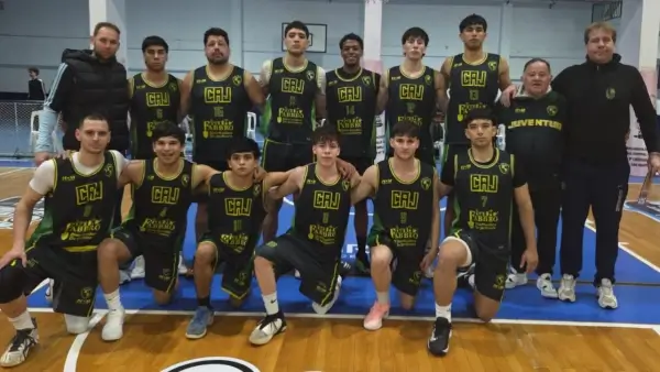 Equipo de Juventud que derrotó a Círculo de Vera en una nueva jornada del básquet de la ARBB.