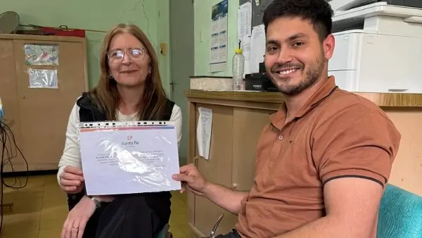 Williams Sandrigo entrega un aporte FANI de $1.110.000 a la Escuela N.º 306 de Lanteri