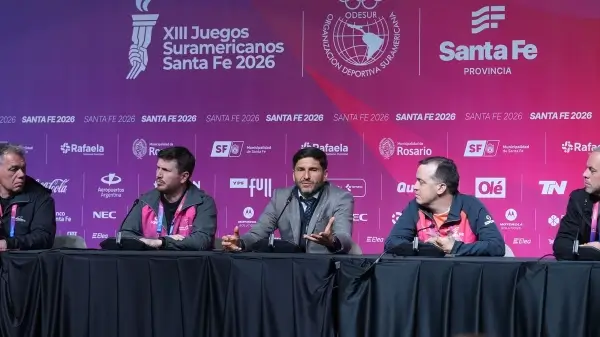 Maximiliano Pullaro durante la conferencia sobre los Juegos Suramericanos Santa Fe 2026