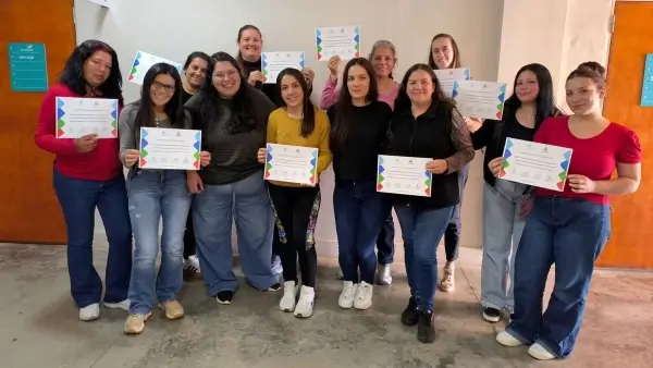 Mujeres de Avellaneda reciben certificados por capacitación en herramientas digitales